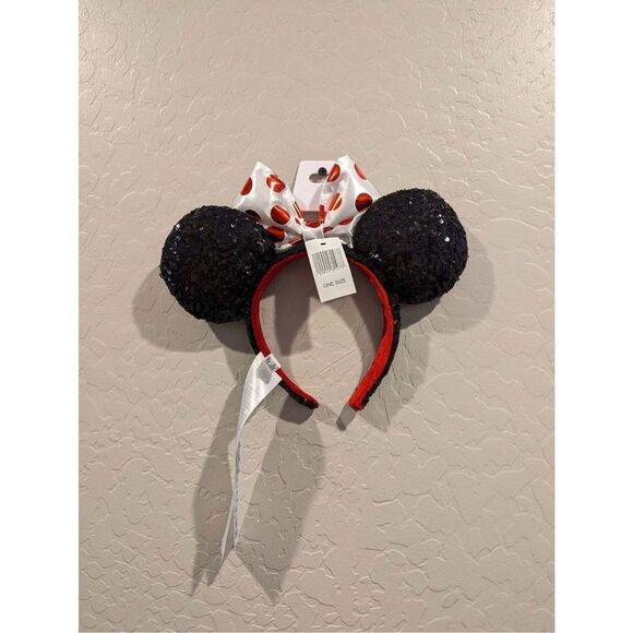 Disney Christmas 2025 Lil Rin Rin Plush Badge Red New